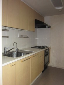 リビングを可動式の間仕切りで明るく広い空間に リビングを可動式の間仕切りで明るく広い空間に